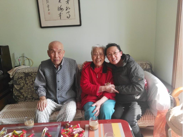 公司开展节前送温暖活动(图1) 公司开展节前送温暖活动(图1)