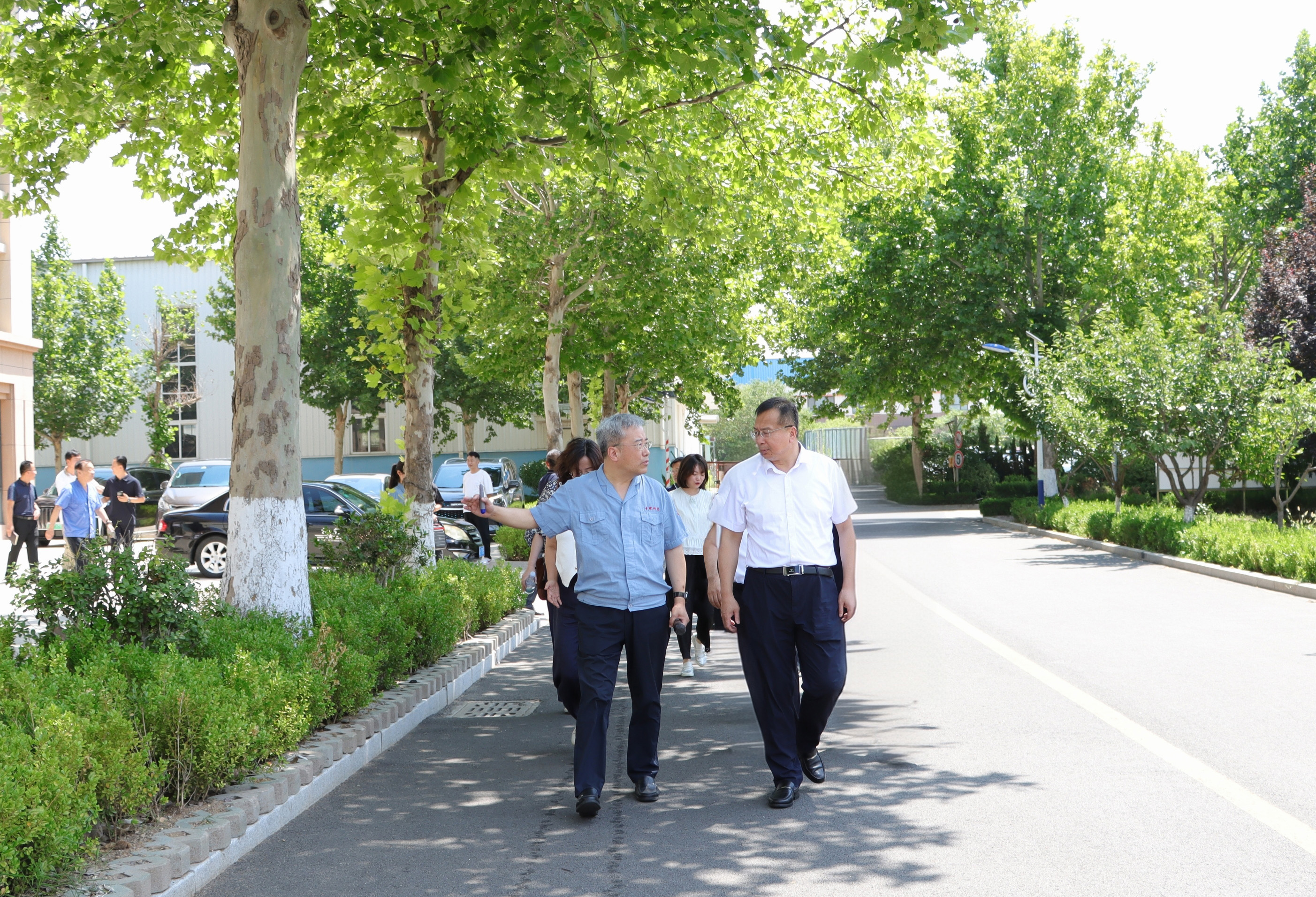 青岛市科协党组书记、主席王崇江一行 莅临金百利考察调研(图1) 青岛市科协党组书记、主席王崇江一行 莅临金百利考察调研(图1)